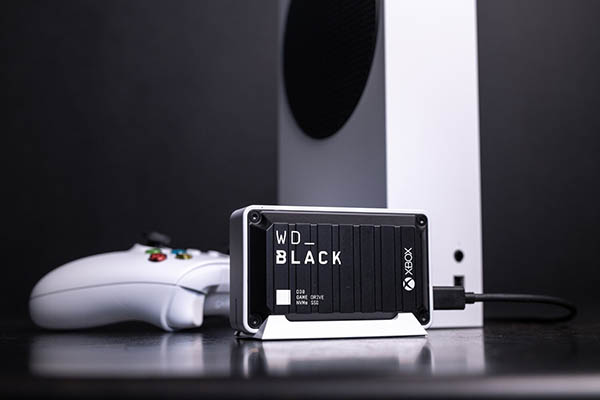 Western Digital WD_BLACK™ D30 Game Drive SSD for Xbox™ WDBAMF0010BBW-WESN 5